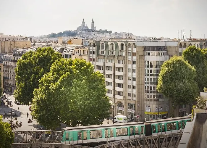 Libertel Canal Saint Martin Parijs